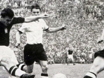 Hungaria vs Jerman Barat dalam Final Piala Dunia 1954 di Bern, Swiss. (fifa.com).