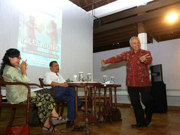 Bambang Pudjasworo memperagakan tari Golek Menak dalam Golek Menak dalam Belantara Modernitas, Sarasehan dan Pentas Tari Pastha Anglari Pasthi, di Bentara Budaya Jakarta, Kamis 19 Oktober 2017. Foto: Nugroho Sejati/Historia.