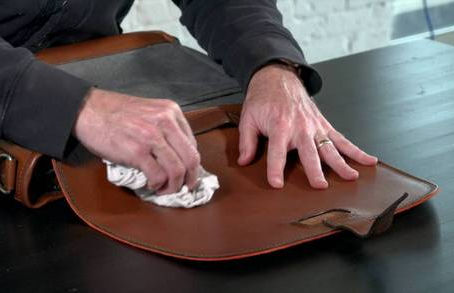 How to clean your Vill Okse Leather goods?