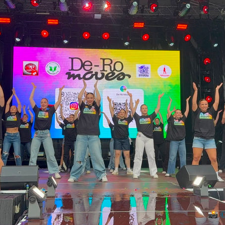 Mit dem diesjährigen Motto von "De-Ro moves" - "All together" haben wir nicht nur unsere gemeinsame Leidenschaft für den Tanz gefeiert, sondern auch unseren dreijährigen Geburtstag. 