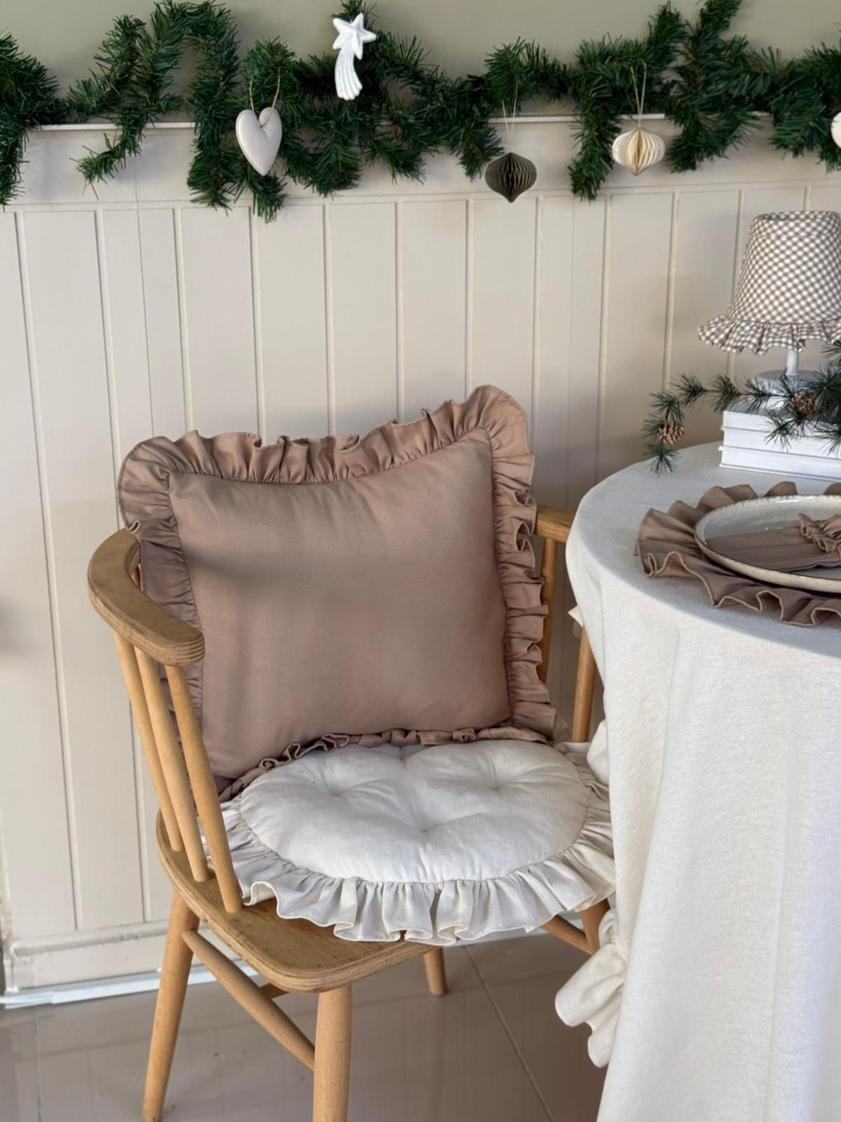 Sienna Kare Keten Fırfırlı Kırlent Kılıfı