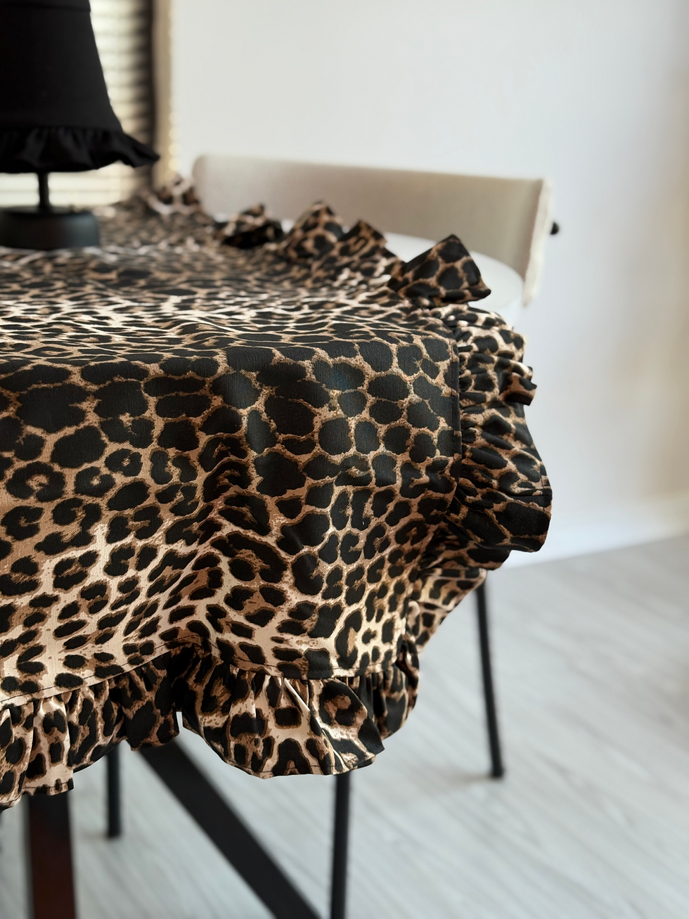 Küçük resim: Leopard Keten Dikdörtgen Fırfırlı Runner
