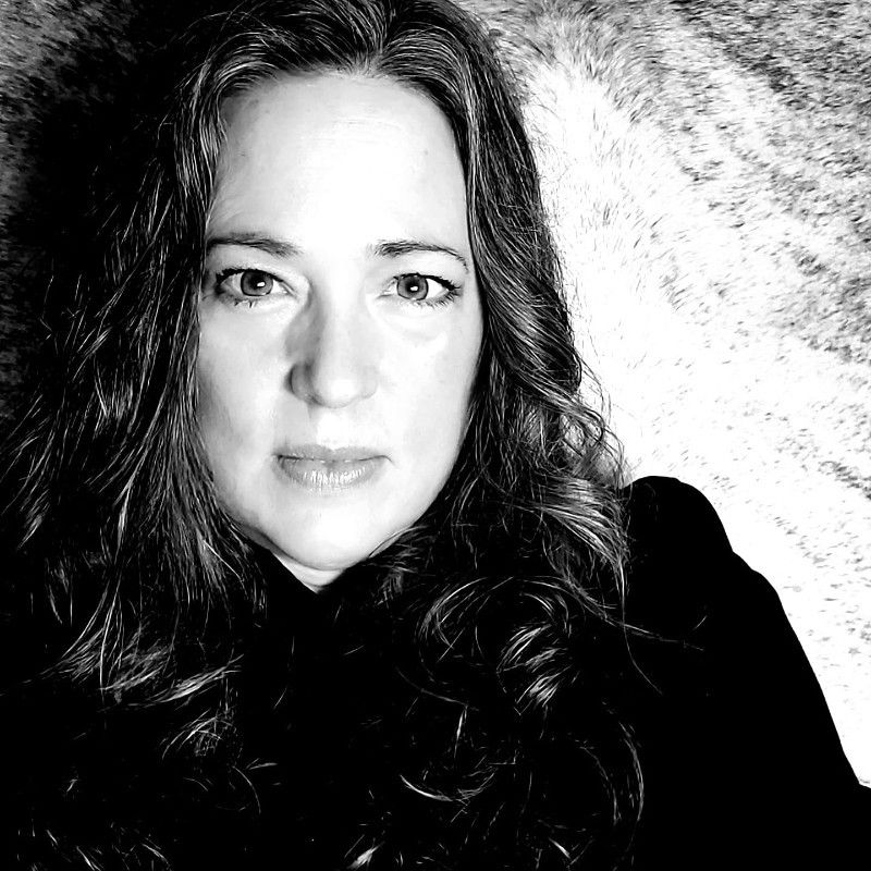 Jill Riley, Singer and songwriter of Common Ground, on The Storytelling Lab podcast.