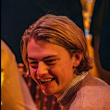 Wit Minimalistisch Foto College Cv.jpg