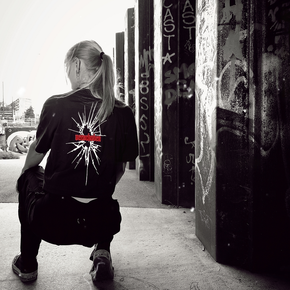Thumbnail: Verschoben // 02 Shattered Crop Top Red