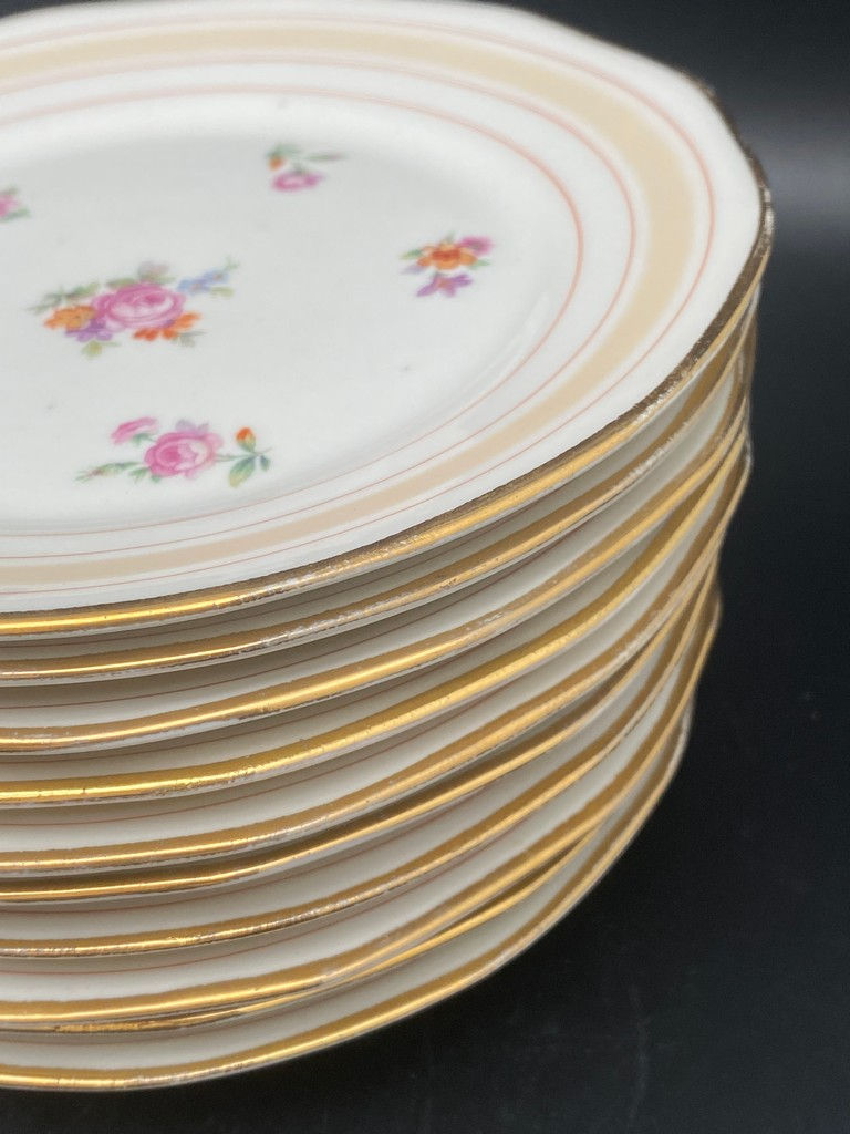 Miniature : Assiettes à fromages ou desserts porcelaine Limoges motif Petites Fleurs