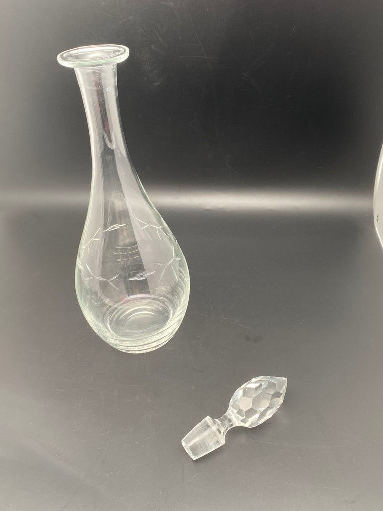 Miniature : Carafe à alcool en verre ciselé