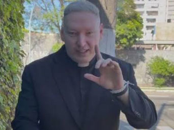 Padre Marcelo Rossi faz gesto de “L” ao falar sobre voto e chama atenção nas redes