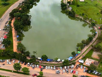 Centenas de pescadores lotam Lago Passarela da Moda em Jaraguá no início da pescaria da Semana Santa