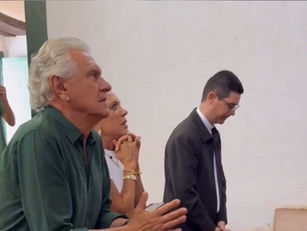 Caiado e Gracinha visitam Igreja do Rosário antes de evento político em Jaraguá