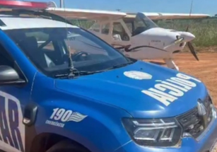 Ipiranga de Goiás: PM aborda aeronave em atitude suspeita que aterrizou na região