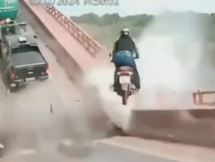 Novos vídeos mostram o momento exato do desabamento da Ponte JK entre Tocantins e Maranhão.
