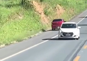 Motorista é flagrado ao trafegar irregularmente pelo acostamento da BR-101