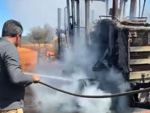 Máquina alugada pela Prefeitura de Pirenópolis pega fogo em Jaranápolis e quase causa tragédia