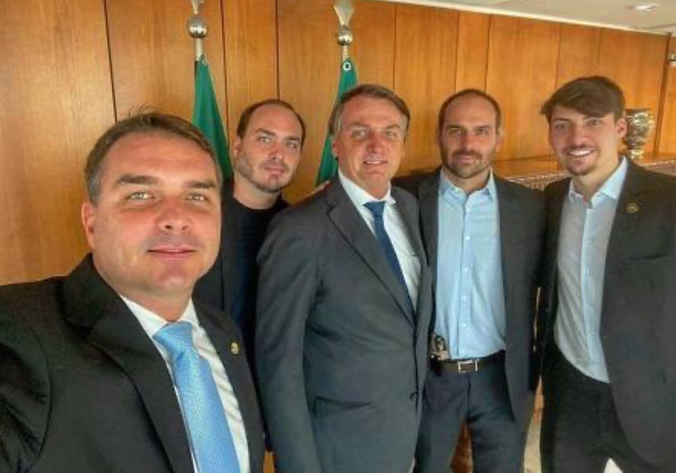 Moraes rejeita pedido da defesa de Bolsonaro para receber visitas de filhos no Dia dos Pais