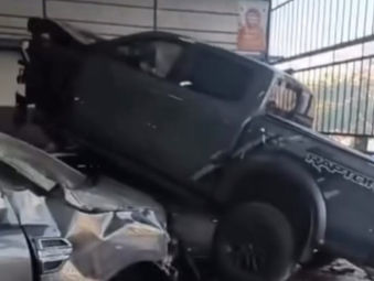 Condutor de Ford Raptor invade concessionária e deixa rastro de destruição em Niquelândia