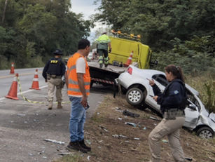 Colisão frontal na BR-153 deixa um morto e um ferido entre Jaraguá e Rianápolis