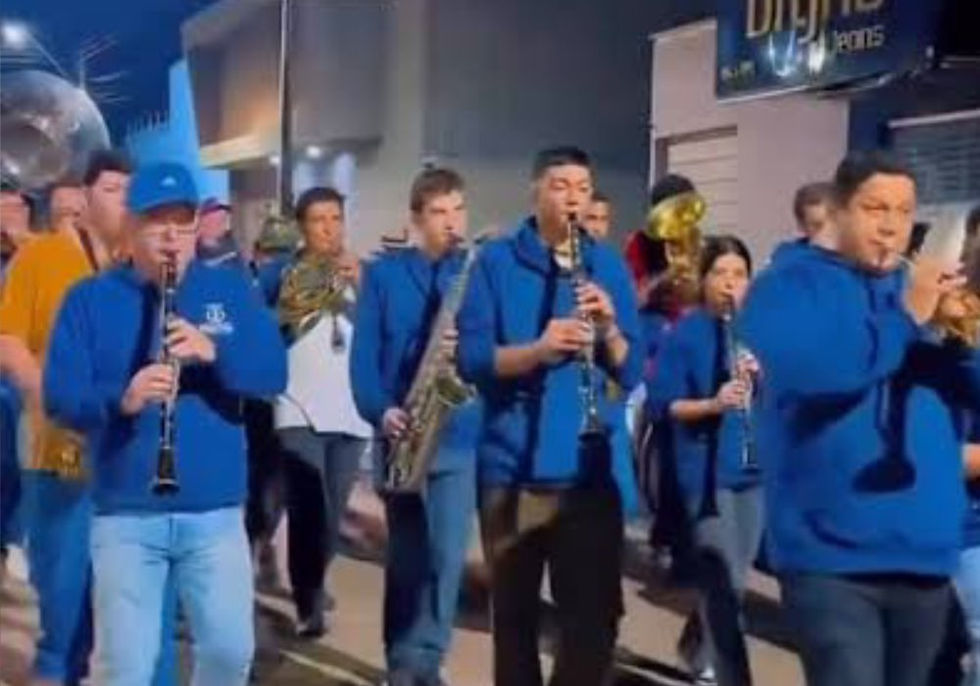 Alvoradas mantêm viva tradição centenária da Festa do Divino em Jaraguá
