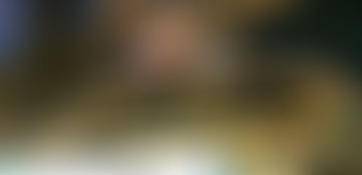 Dupla em Honda/Biz toma celular em assalto e agride a vítima com coronhada