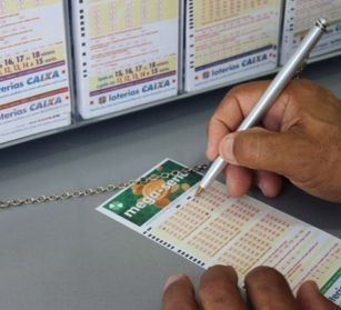 Três apostas levam prêmio total de mais R$ 102 milhões na mega sena