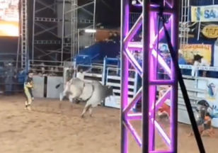 Rodeio em Touro… sem locutor? Isso mesmo! O fato foi registrado na Festa do Peão de Rialma.