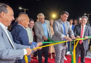 Prefeito Paulo Vitor e Codego entregam obras do Outlet Jaraguá aos empresários
