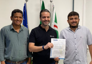 Prefeito Adriano Peixoto e vice Jeso Vidal buscam novas moradias e avanço do Aluguel Social em reunião na AGEAHB