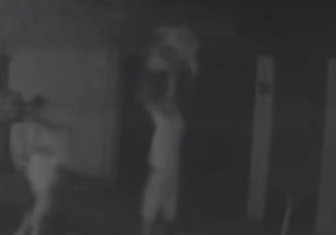 Goianésia: Homem quebra carrinho de bebê durante briga com a companheira