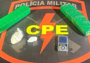 CPE apreende cerca de 2 kg de maconha e conduz suspeito por tráfico em Jaraguá