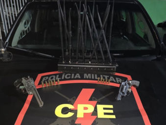 São Francisco: CPE troca tiros com dupla armada e apreende veÃculo roubado