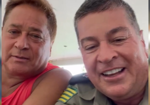 Cantor Leonardo surpreende policial militar com memória aguçada e apego às próprias raízes