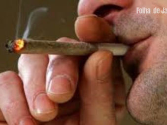 Dirigir após fumar maconha pode ser tão perigoso quanto depois de beber, diz estudo