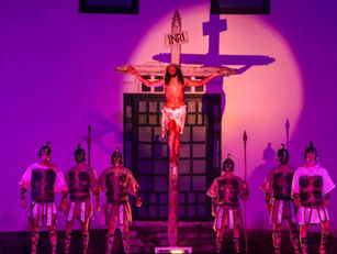 Espetáculo da Paixão de Cristo emociona público e mantém tradição em Jaraguá