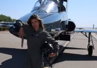 De Itaberai (Goiás) a piloto internacional: a trajetória de superação de Fabricia Azevedo nos Estados Unidos