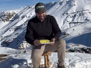 Goiano raiz faz pamonha até na neve em viagem internacional