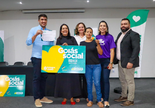 Jaraguá: Governo Estadual entrega 459 mil reais em cartões do Crédito Social