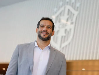 Presidente da CBF pagou viagem de amante nos EUA, denúncia Léo Dias