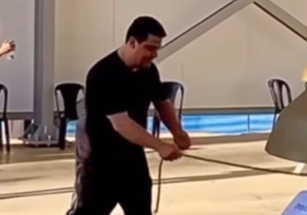 De férias, Padre Robson volta à basílica do Divino Pai Eterno e badala o sino Vox Patris