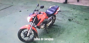 Polícia Militar persegue assaltantes da moto vermelha, mas eles conseguem fugir por estrada vicinal