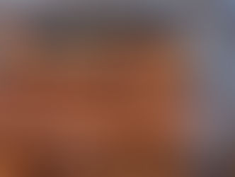 Jovem pula em buraco alagado após rompimento de cano, em Goiânia