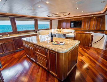 charter-now-or-never-yacht-8.jpeg