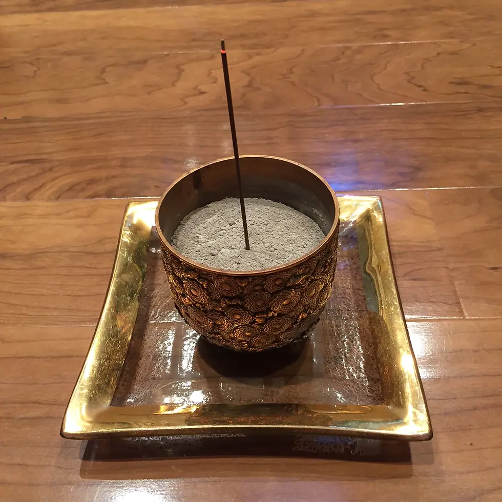 Thumbnail: cenere di incenso giapponese