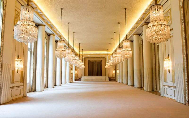 Hotel-Potocki-salle-des-Lustres--800x500