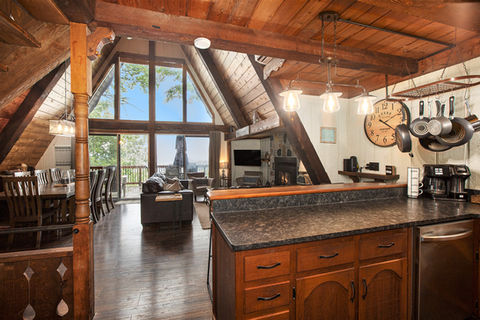 Valley view Lodge kitchen living room view