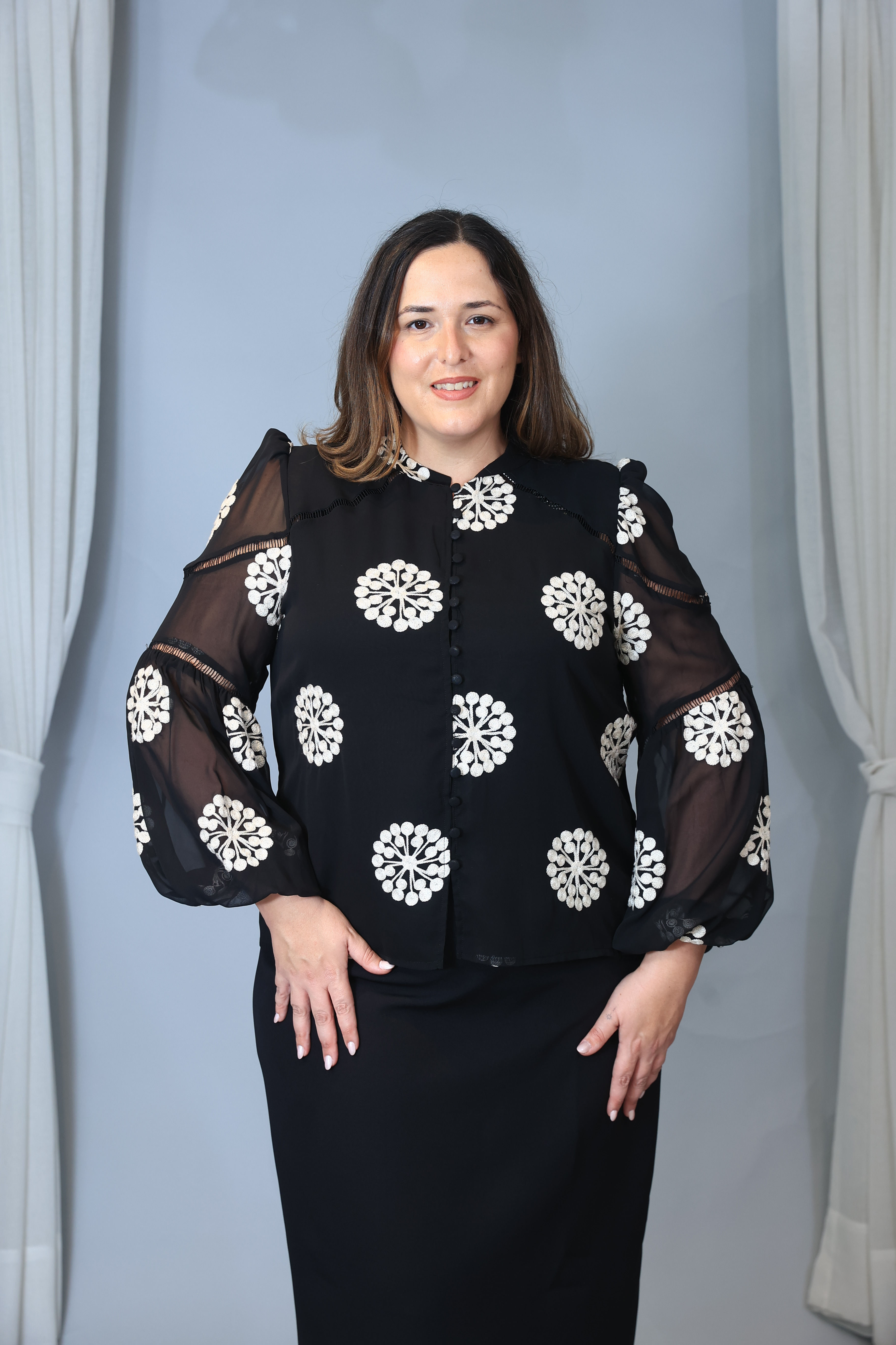 חולצה דגם ויולה אופוואיט