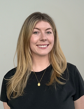 Evelin Headshot (4).png