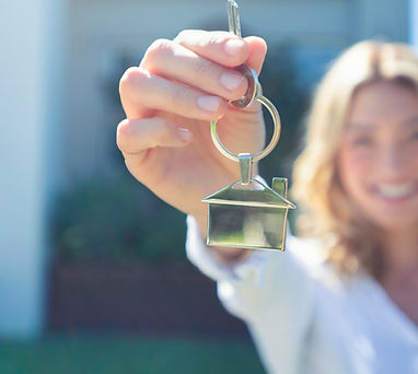 Expat getting keys for house in Eindhoven