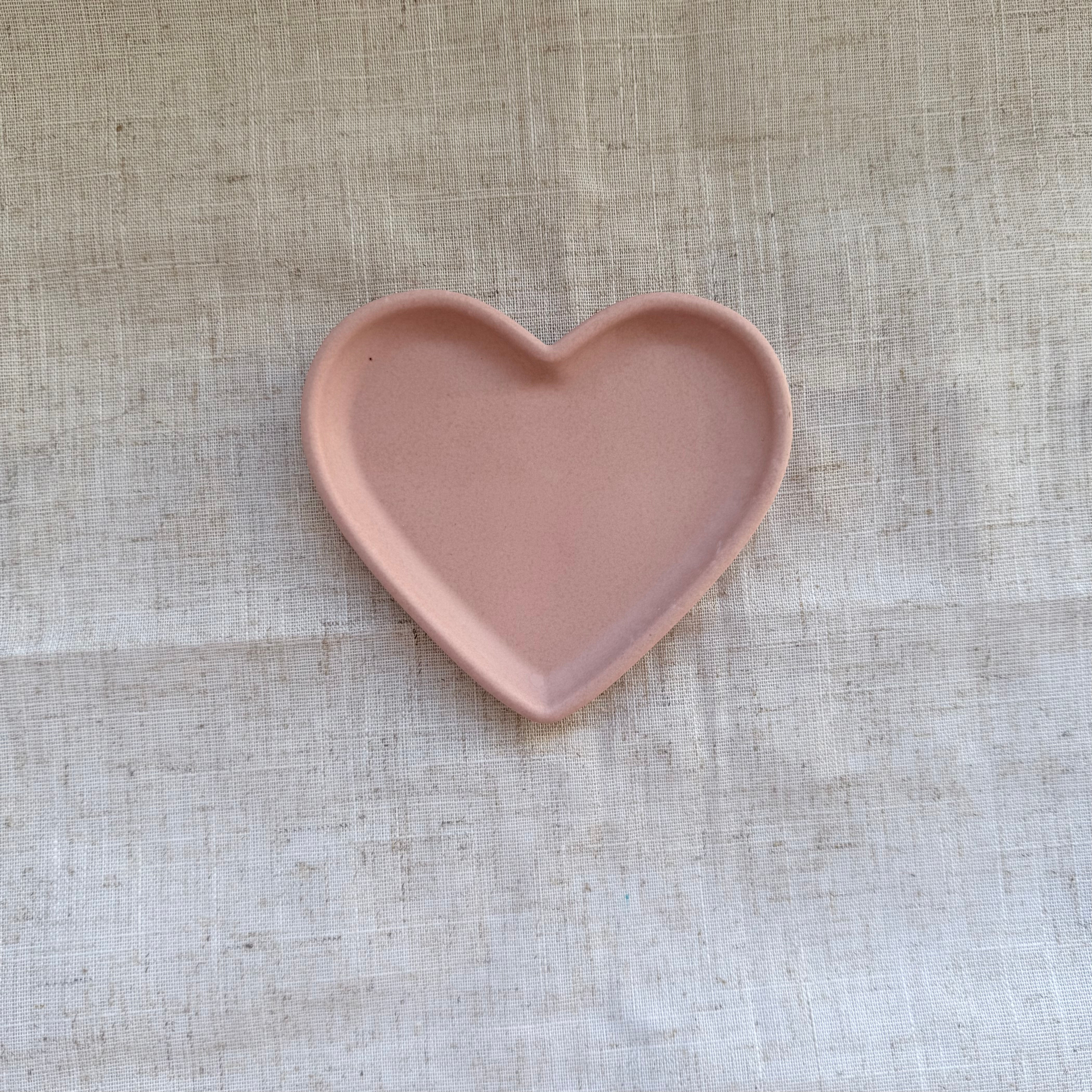 Jesmonite Heart Plate on console table displaying keys, trinkets, or small décor items, stylish home accent