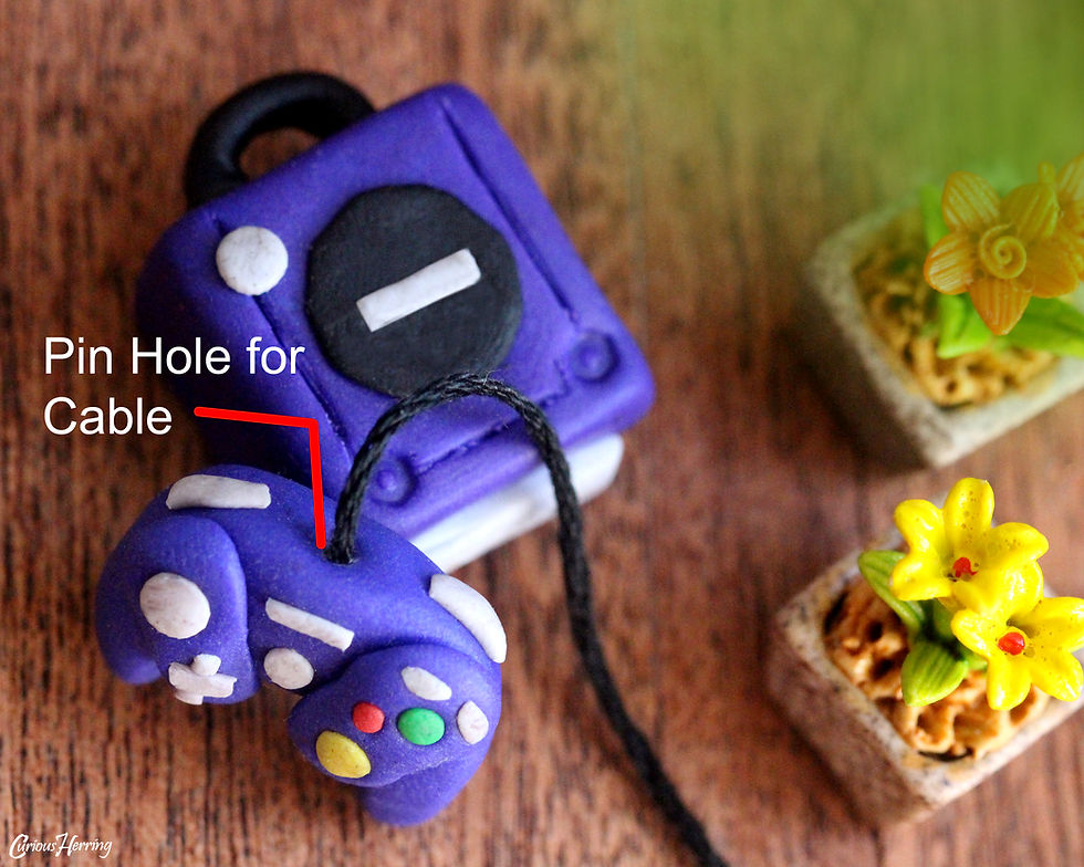 Miniature DIY Nintendo GameCube and Controller made out of Fimo