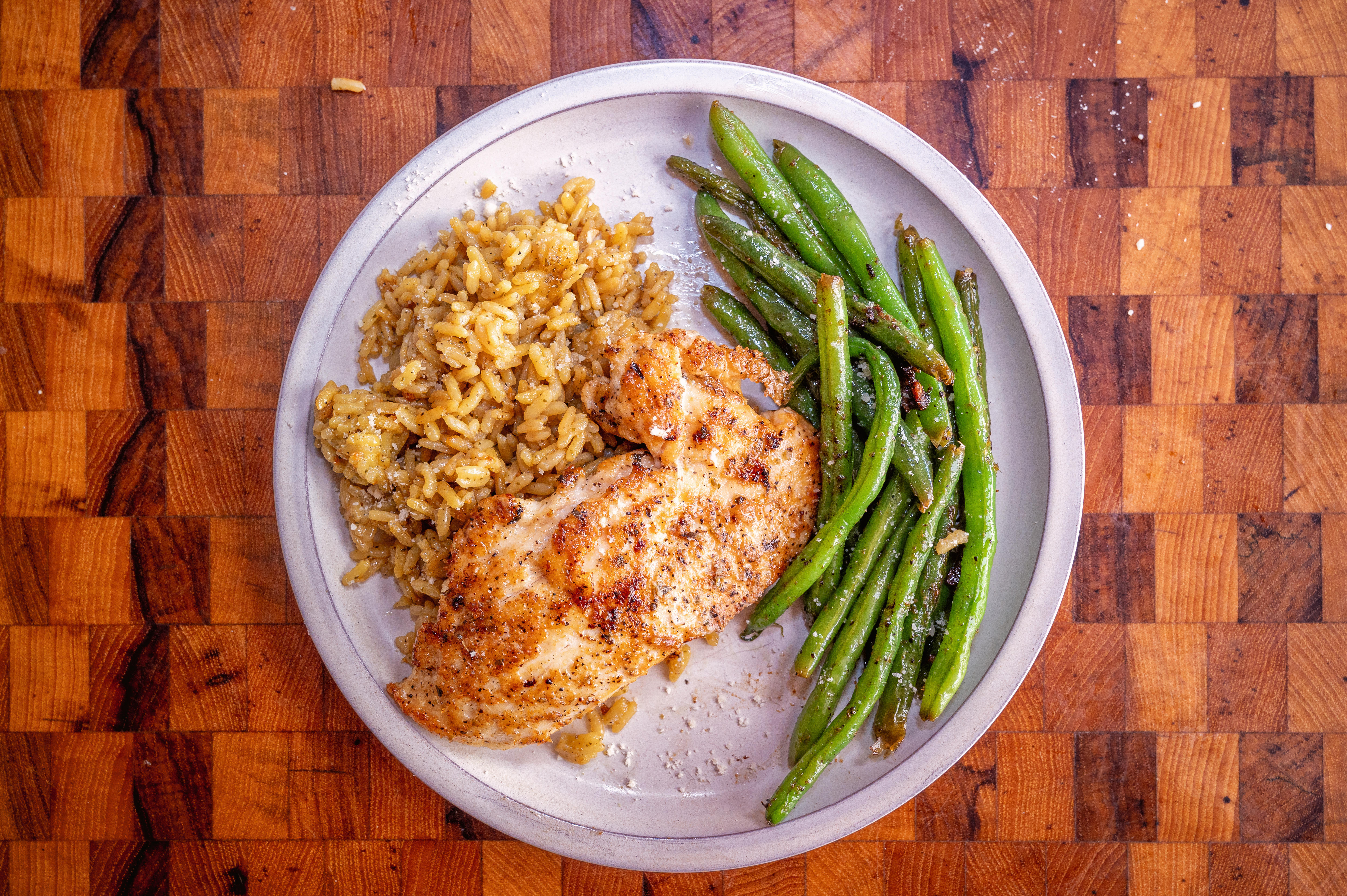 Easy Chicken, Rice and Green Beans Recipe on the Blackstone Griddle 